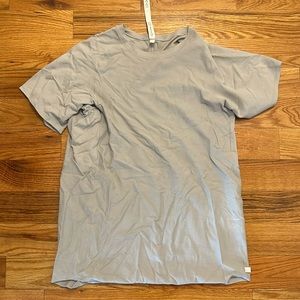 Lululemon, the lab. Light gray men’s raglan